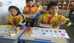 一小家长爆料老师视频,老师视频引发热议，真相究竟如何？